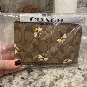 NWOT Coach Bee Wristlet